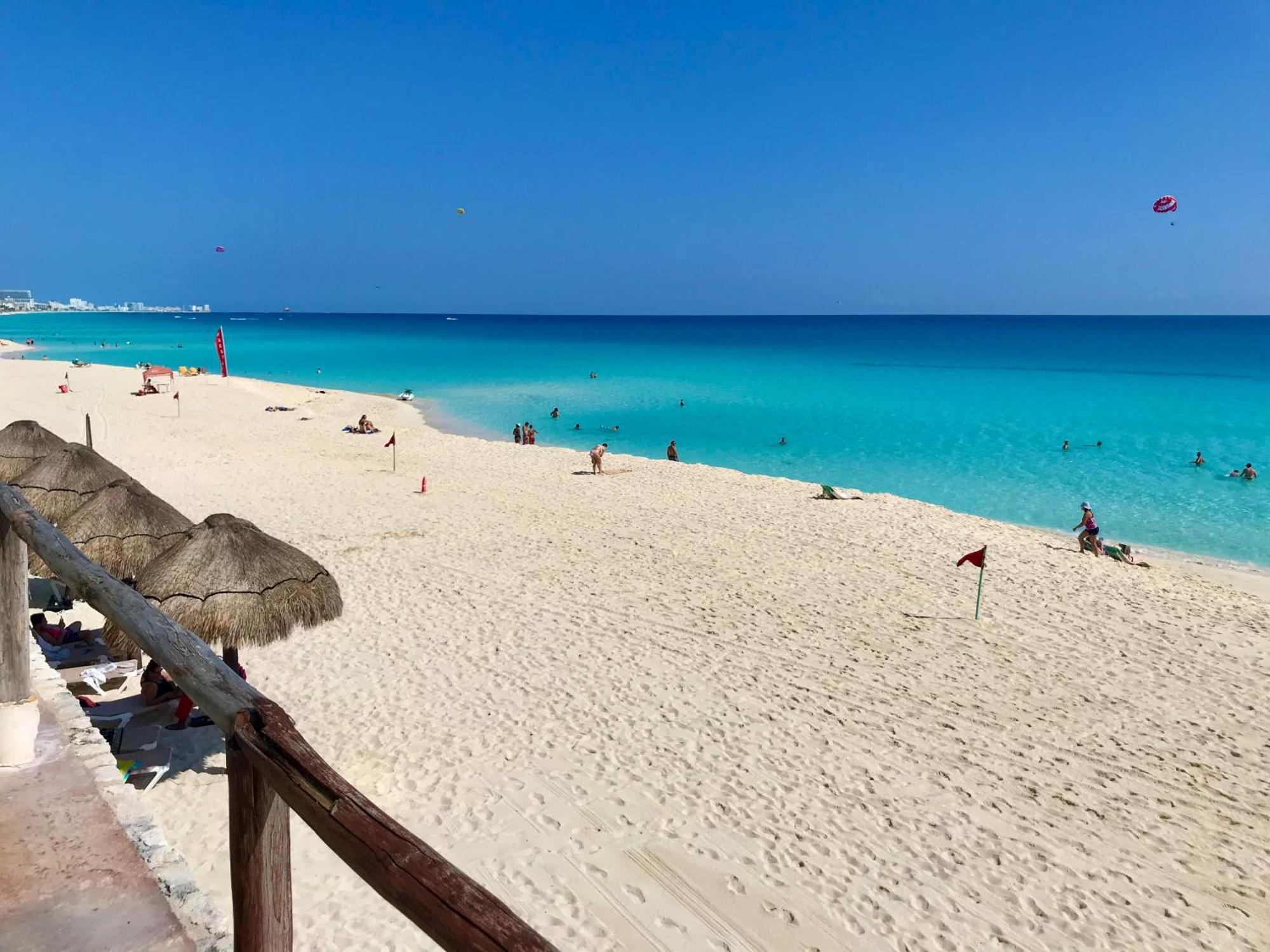 Beachside Apartments Κανκούν Εξωτερικό φωτογραφία